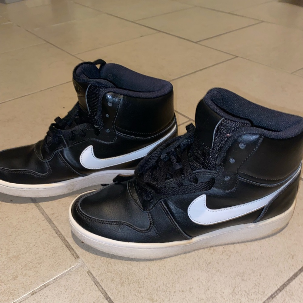 NIKES SHOES FOR SALE